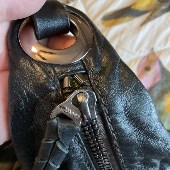 Oryany large leather shoulder bag - Picture 5 of 13